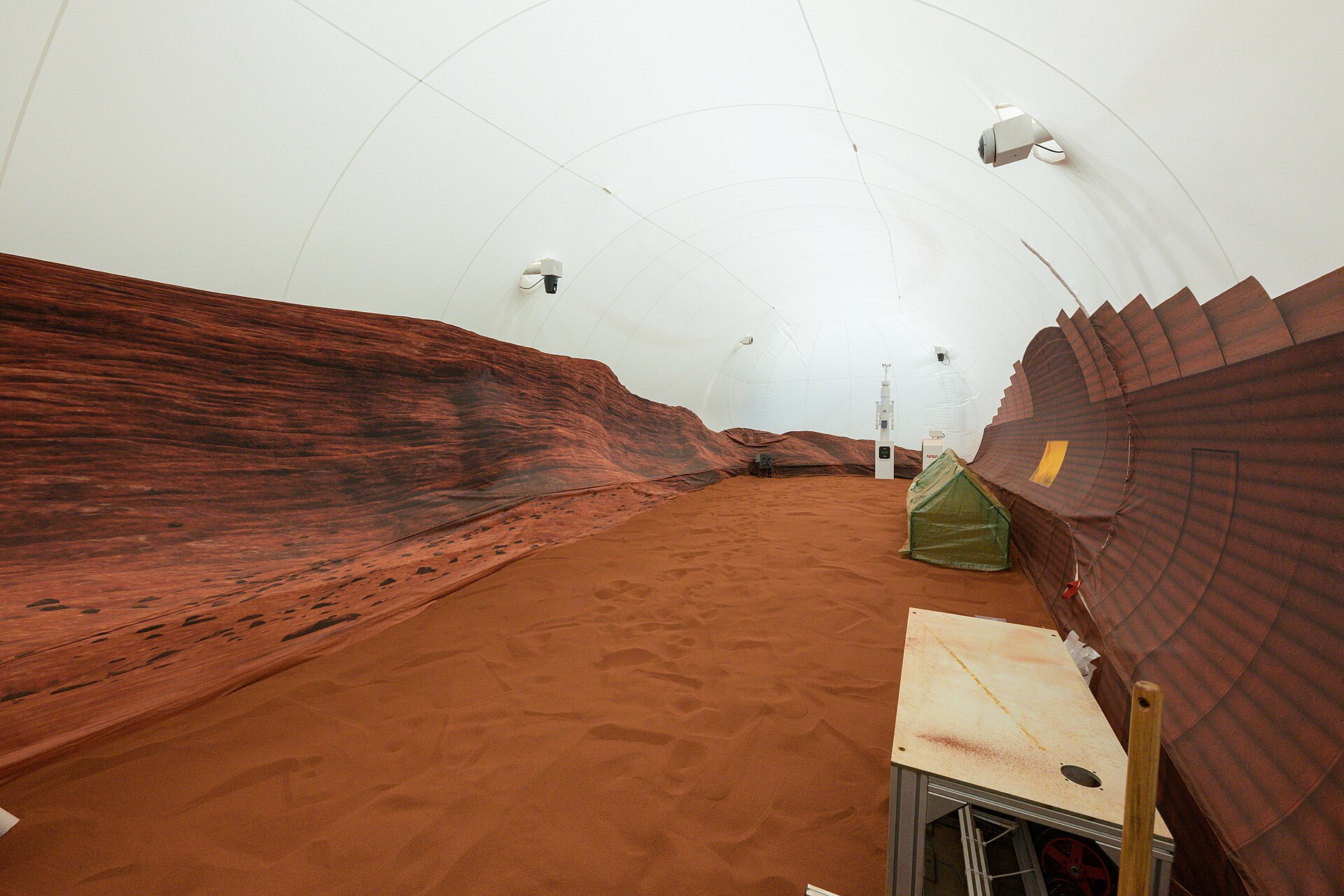 A Year on ‘Mars’ Without Leaving Houston: What NASA’s CHAPEA Crew Is Teaching Us About the Red Planet