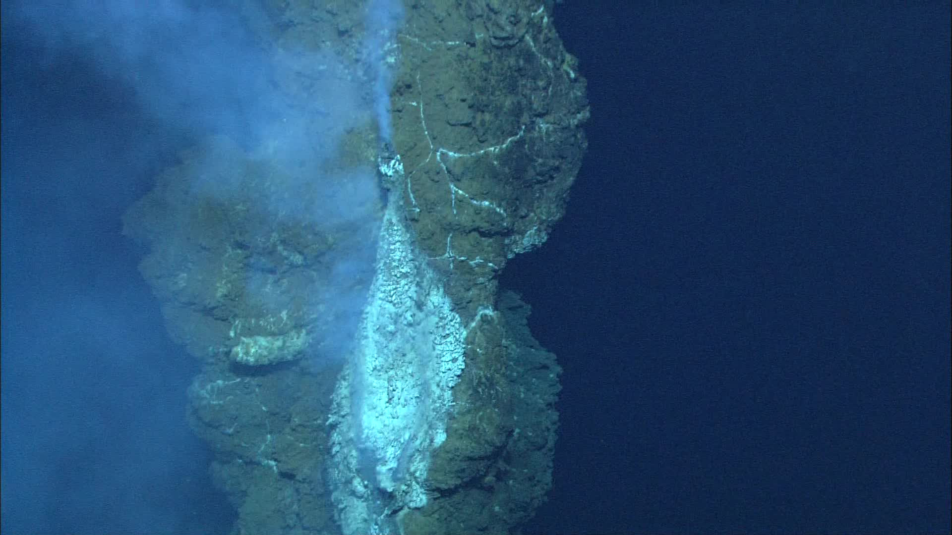ROCKS THAT SET THEMSELVES ON FIRE: Why Deep-Sea Minerals From Off Oregon Burst Into Flames in a USGS Lab